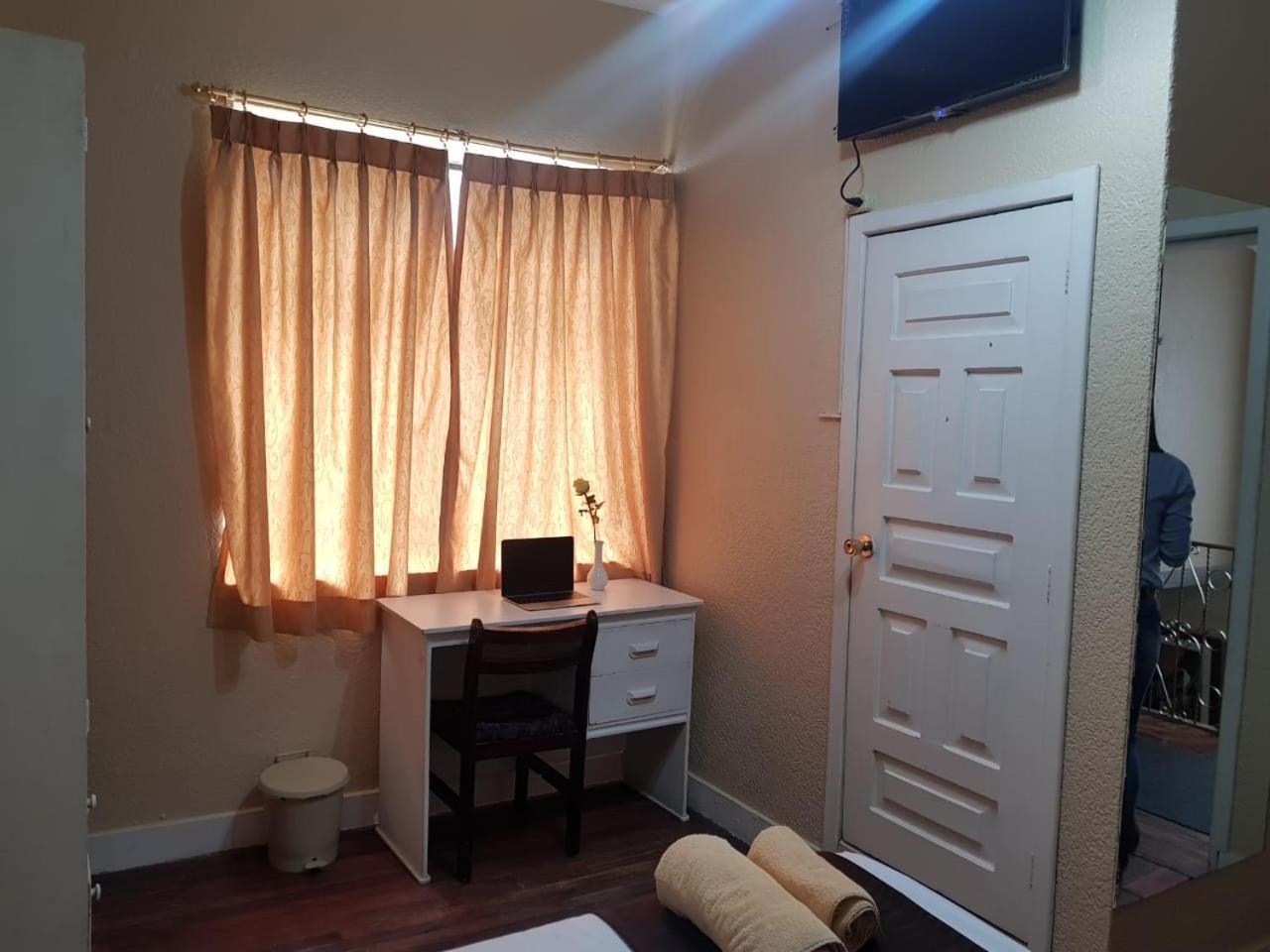 Hostal Loro Verde Quito Eksteriør bilde